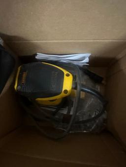 DeWalt 1/4 Sheet Palm Grip Sander