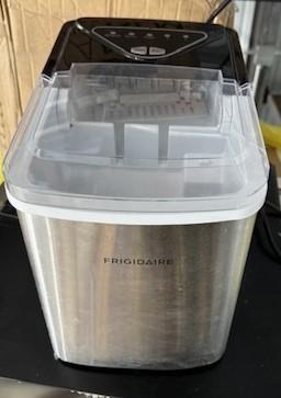 Frigidaire Stainless-Steel 26-lb. Bullet-Shaped Ice