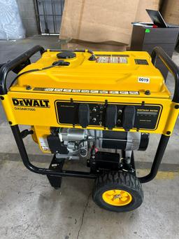 DeWalt Dxgnr7000 Generator (like new)