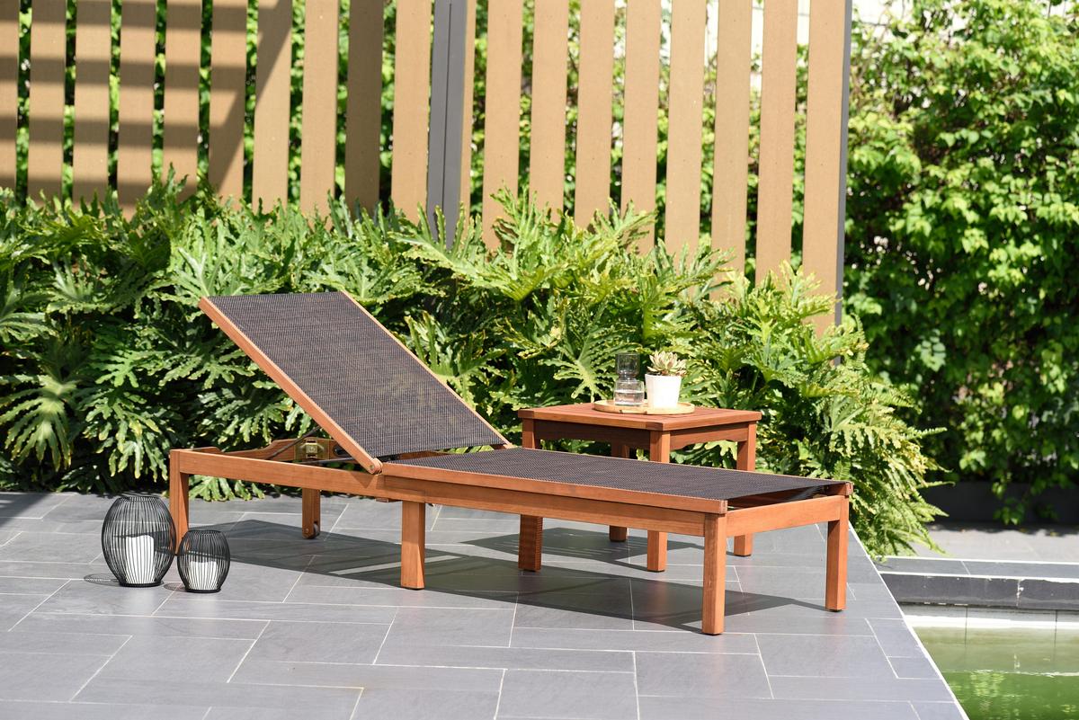 BRAND NEW OUTDOOR 100% FSC SOLID WOOD AND BROWN SLING CHAISE LOUNGER