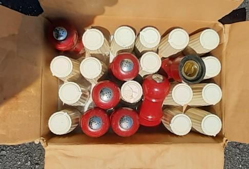 Salt and pepper - various styles - Box lot