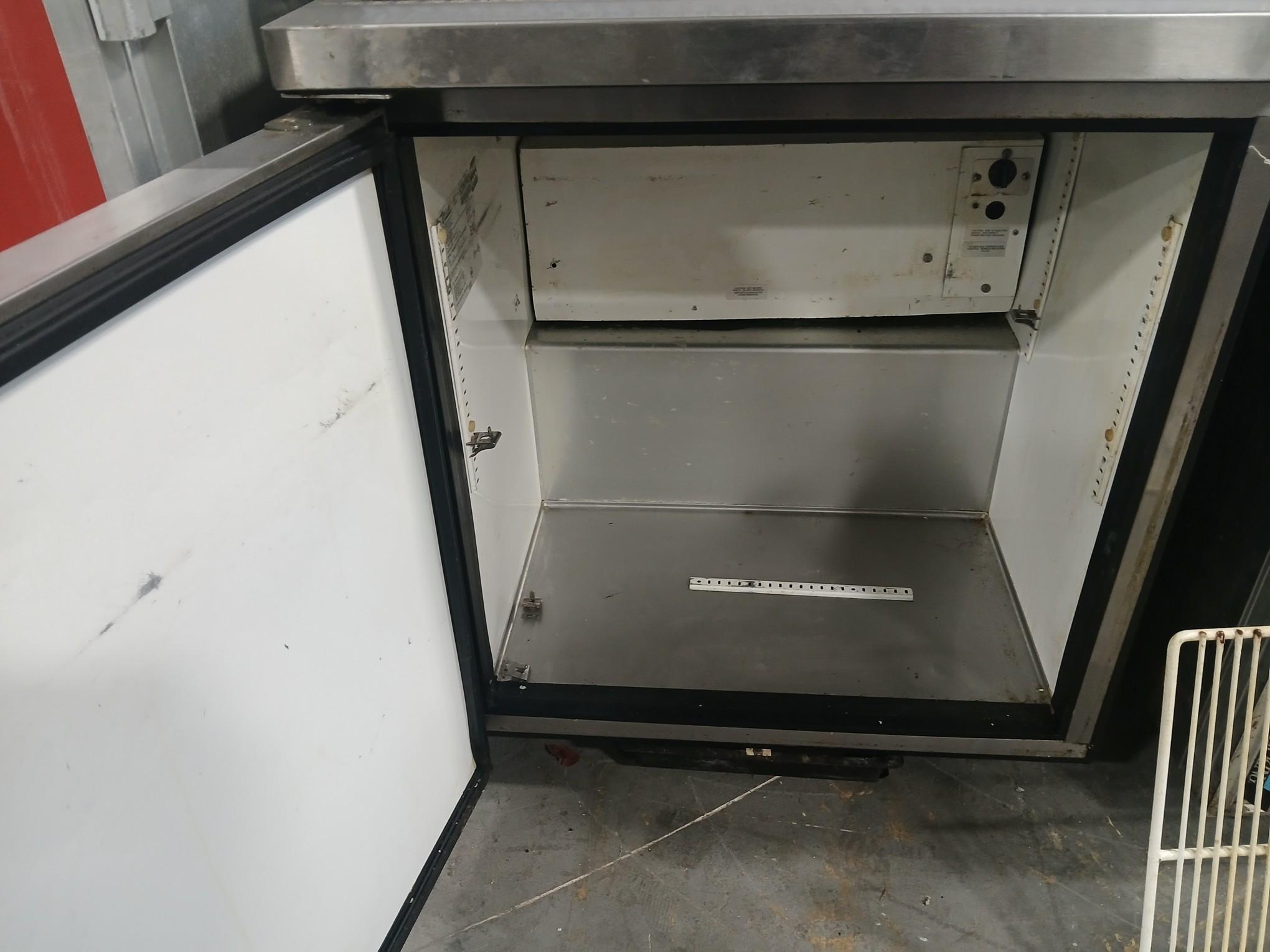 TRUE Model TWT-27F Single Door Work Top Freezer / Commercial Single Door Freezer