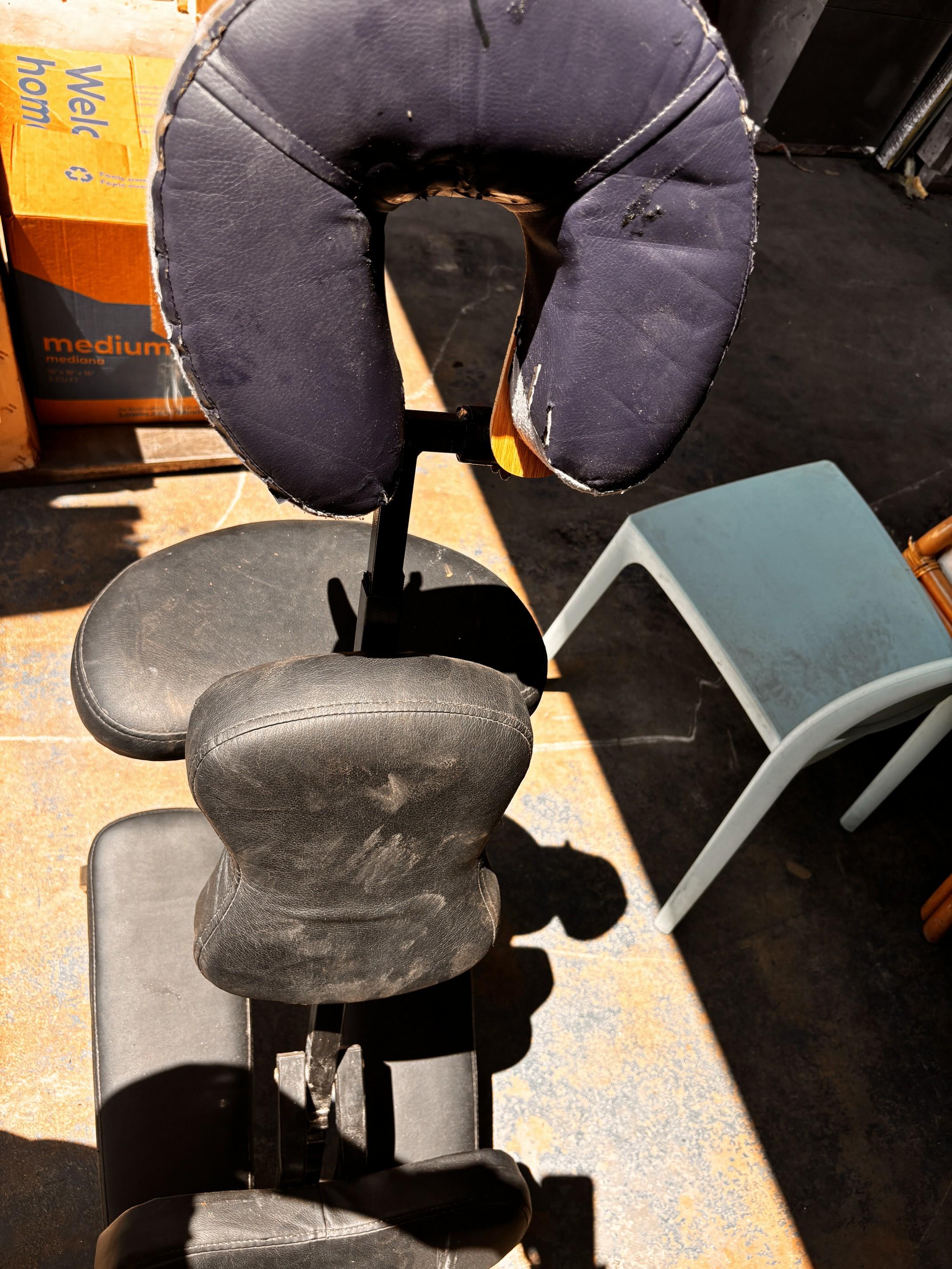 Foldable Message Chair / Chiropractic Chair