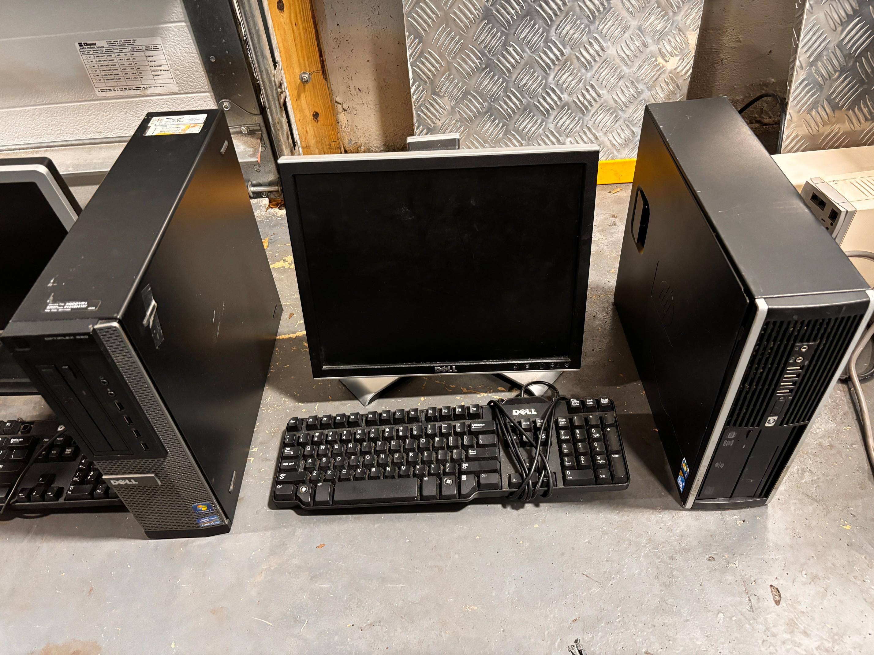 DELL Desktop Computer System / Desktop Computer / Monitour & Keyboards