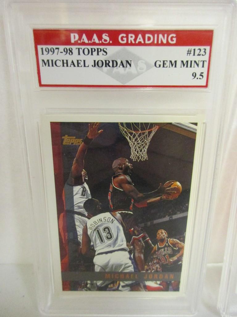 Michael Jordan Chicago Bulls 1997-98 Topps #123 graded PAAS Gem Mint 9.5