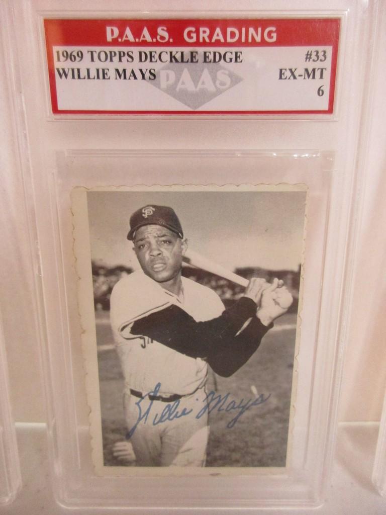 Willie Mays San Francisco Giants 1969 Topps Deckle Edge #33 graded PAAS EX-MT 6