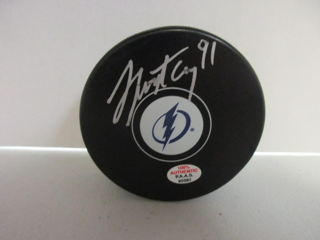 Steven Stamkos of the Tampa Bay Lightning signed autographed logo hockey puck PAAS COA 587