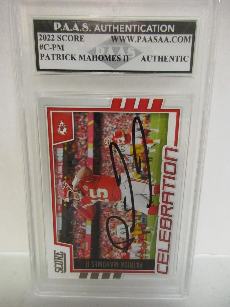 Patrick Mahomes II of the Kansas City Chiefs signed autographed slabbed sportscard PAAS COA 467