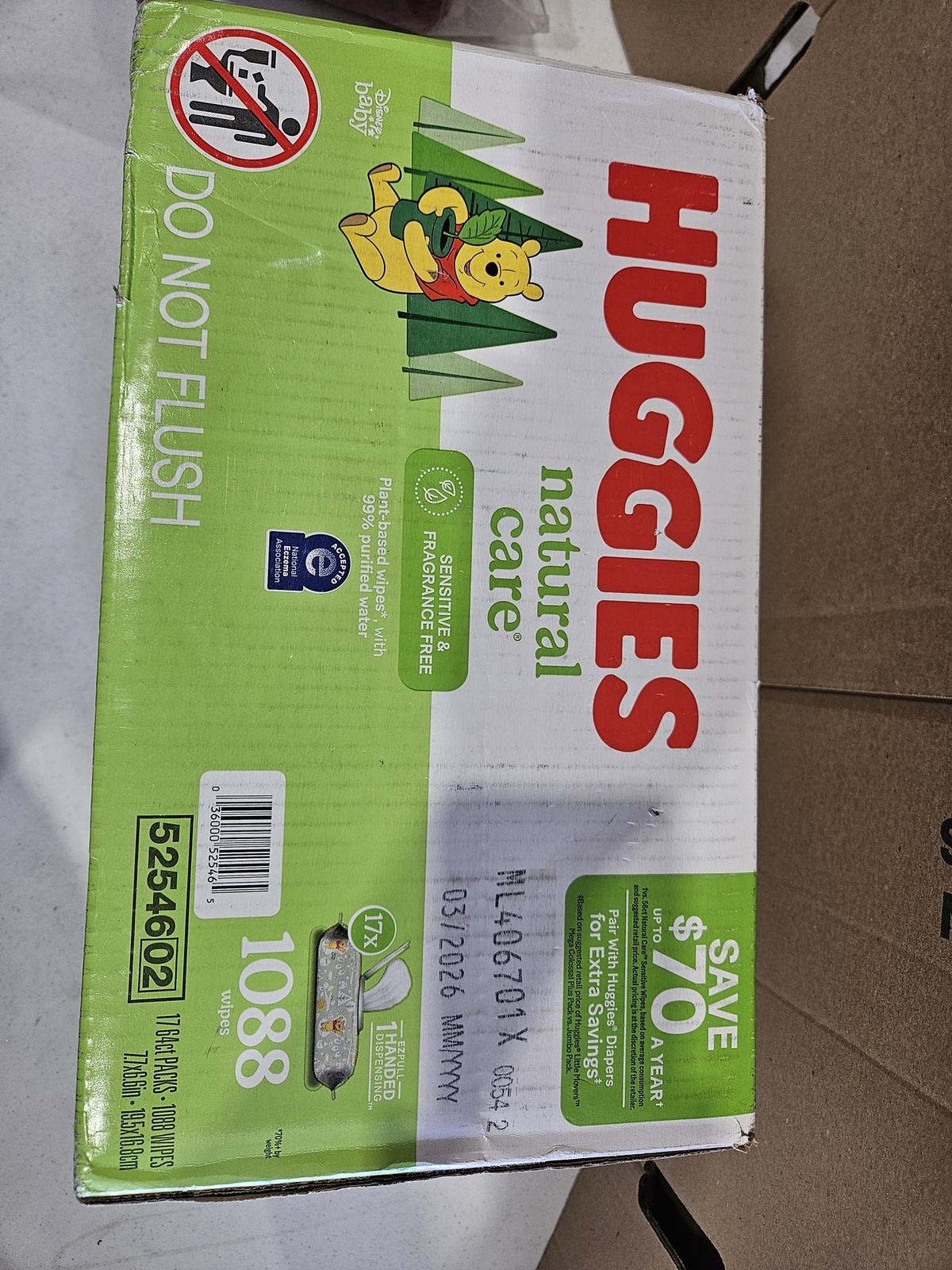 HUGGIES Natural Care Sensitive Wipes