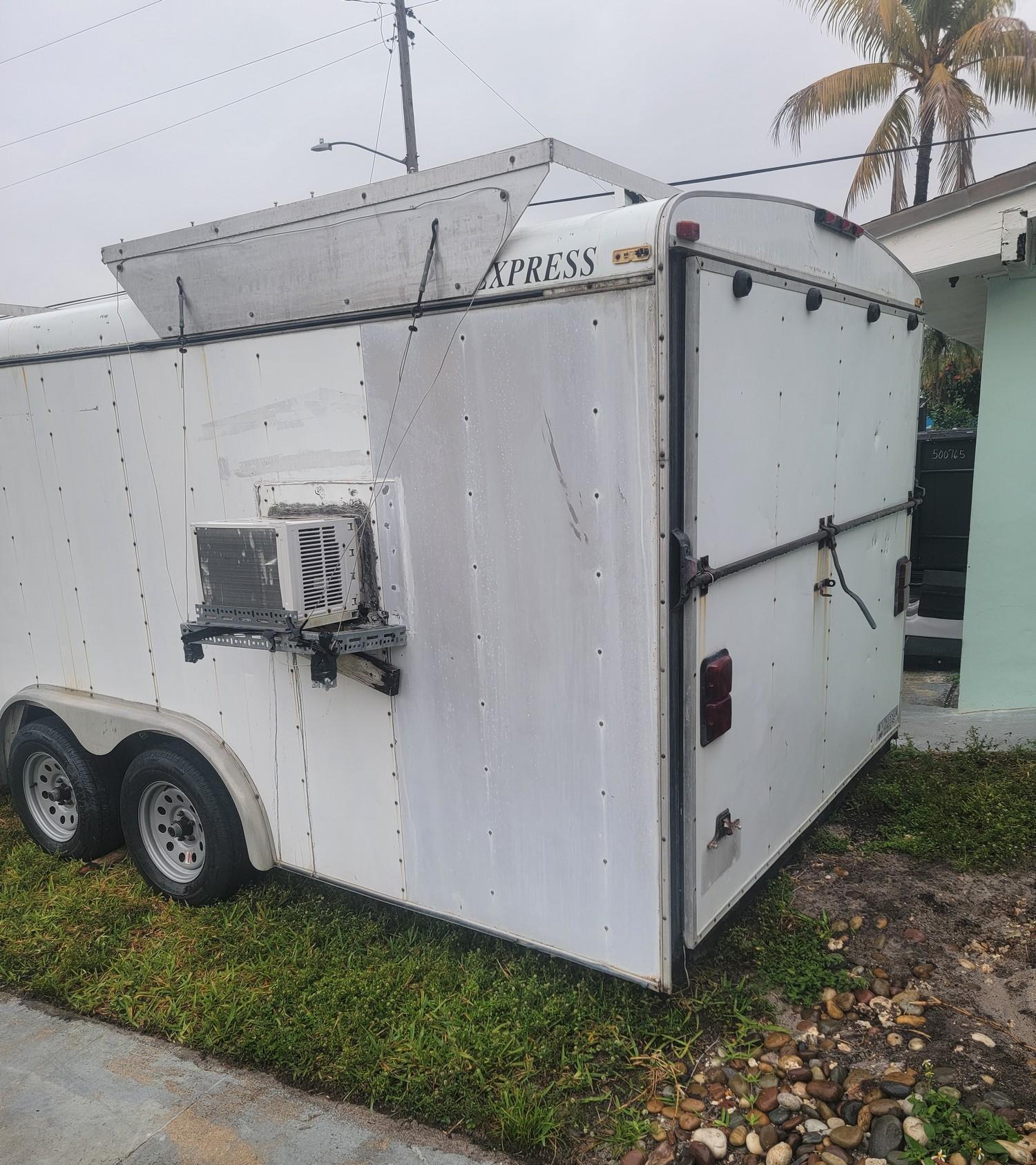 1997 EXPRESS Enclosed Cargo Ramp Split A/C Unit Trailer 4-New RIms Tires