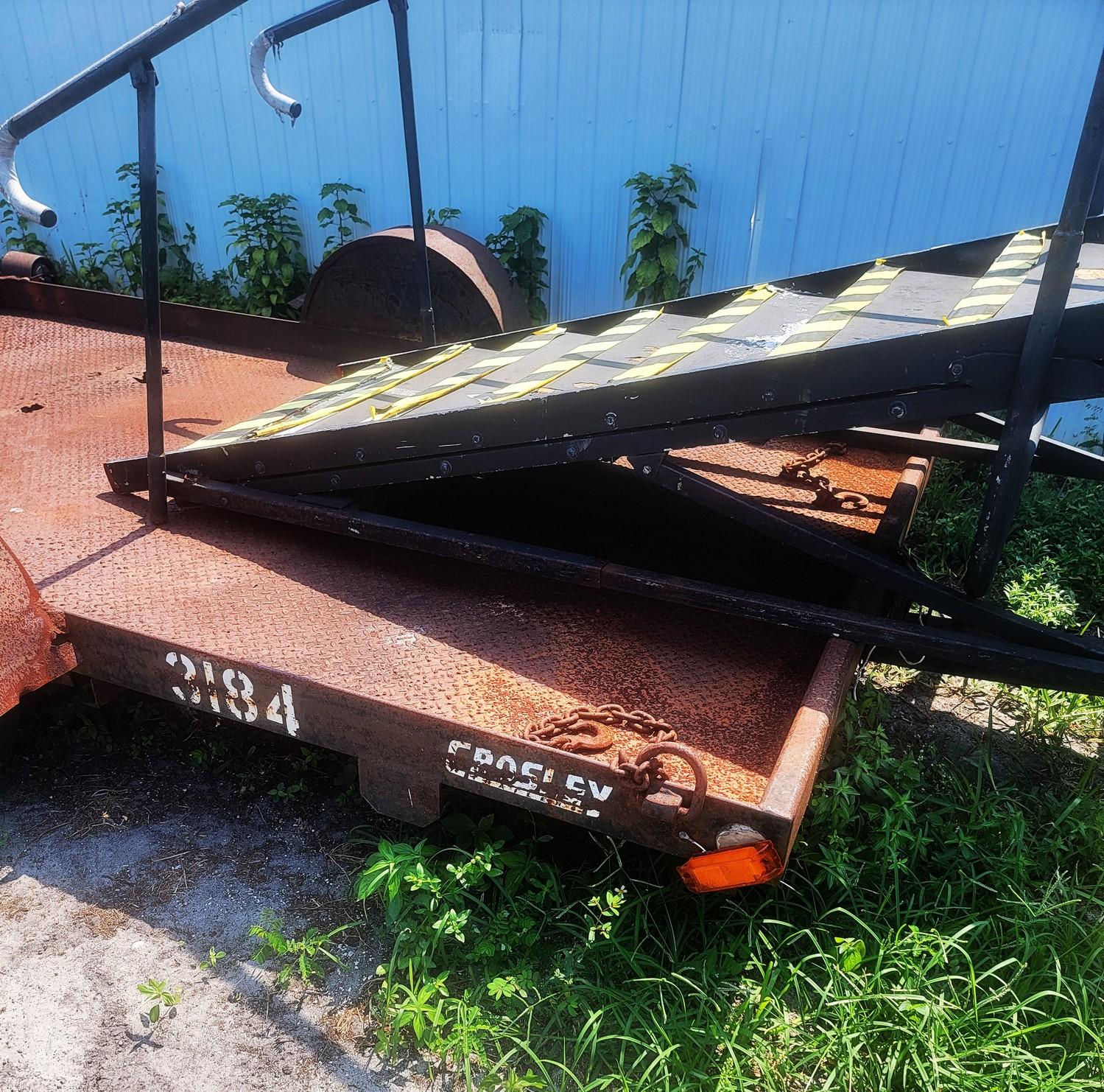 Crosley Steel Tilt Equipment Trailer Spindle Hitch