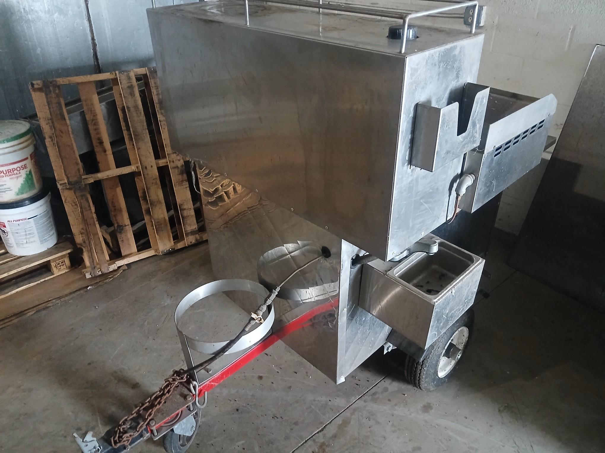 Commercial hot Dog Cart W/ Grill / Sink / White & Dark Water & Tow Hitch - Looks to be in good shape