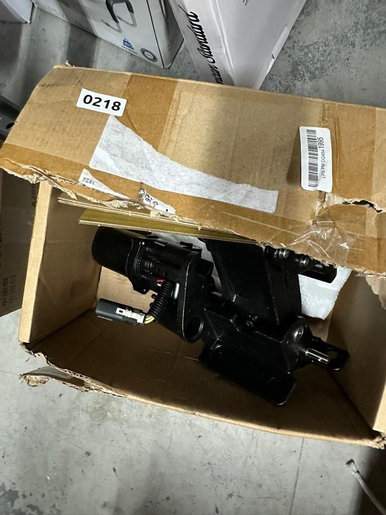 Power Running Board Assembly With Front And Rear Bracket Left Driver Side 2015-2017 Ford Expedition