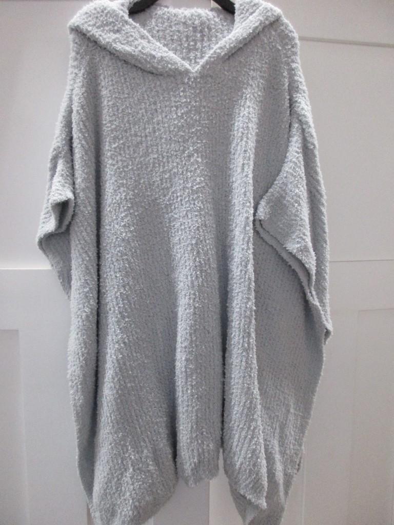 Mixed Brands & Styles Ponchos / Jackets Brand NWT Box 28