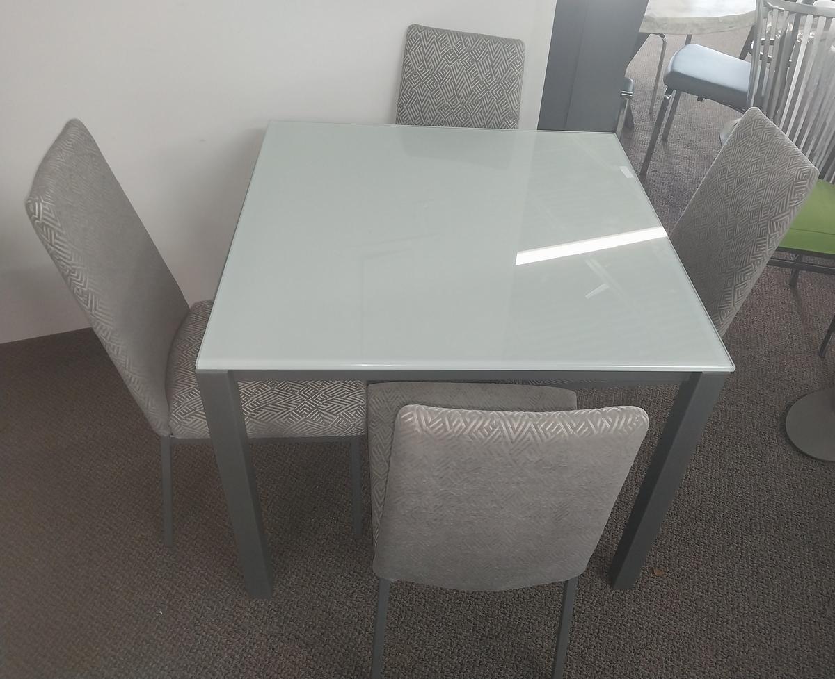 Amisco Square Glasstop table with 4 Welded Steel Chairs - 36 x 36 in. - Made in Canada