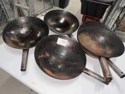 Woks with S/S Handle and Buss Bin