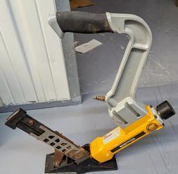 Bostitch 1.5 - 2 inch Flooring Pneumatic Stapler 9R209352