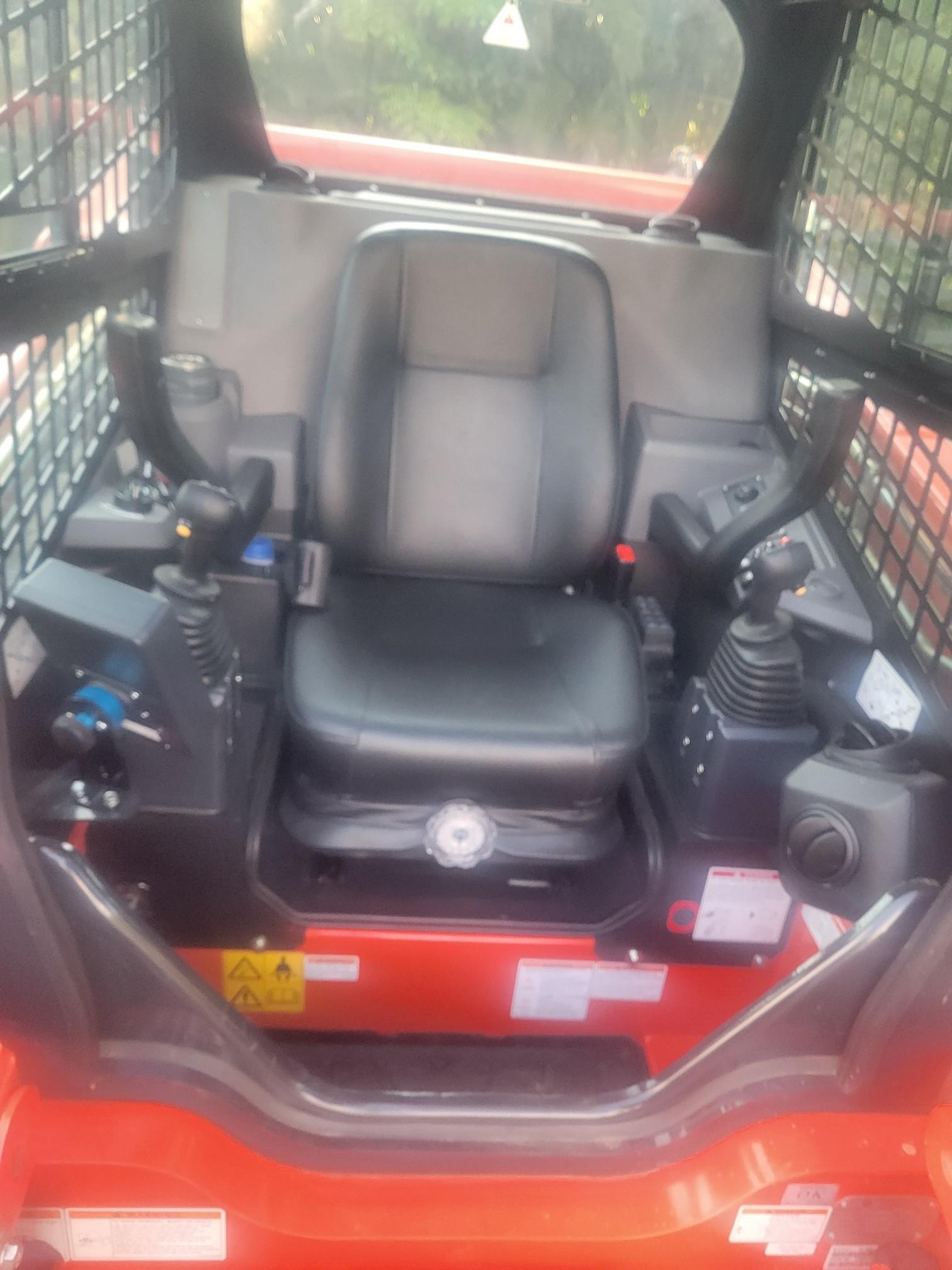 2024 KIOTI Skid Steer Loader Bobcat only 6 Hours w/ Bucket
