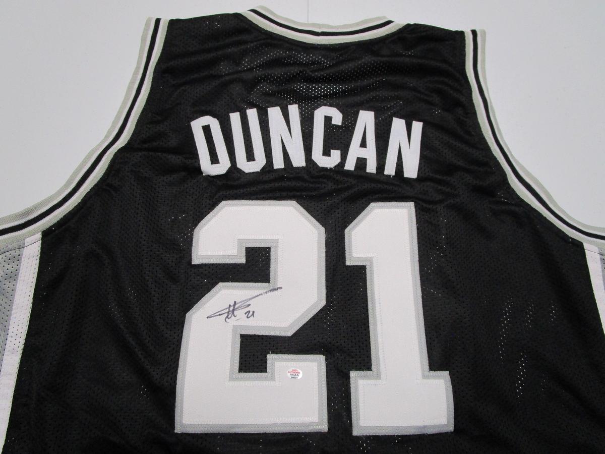 Tim Duncan of the San Antonio Spurs signed autographed basketball jersey PAAS COA 601