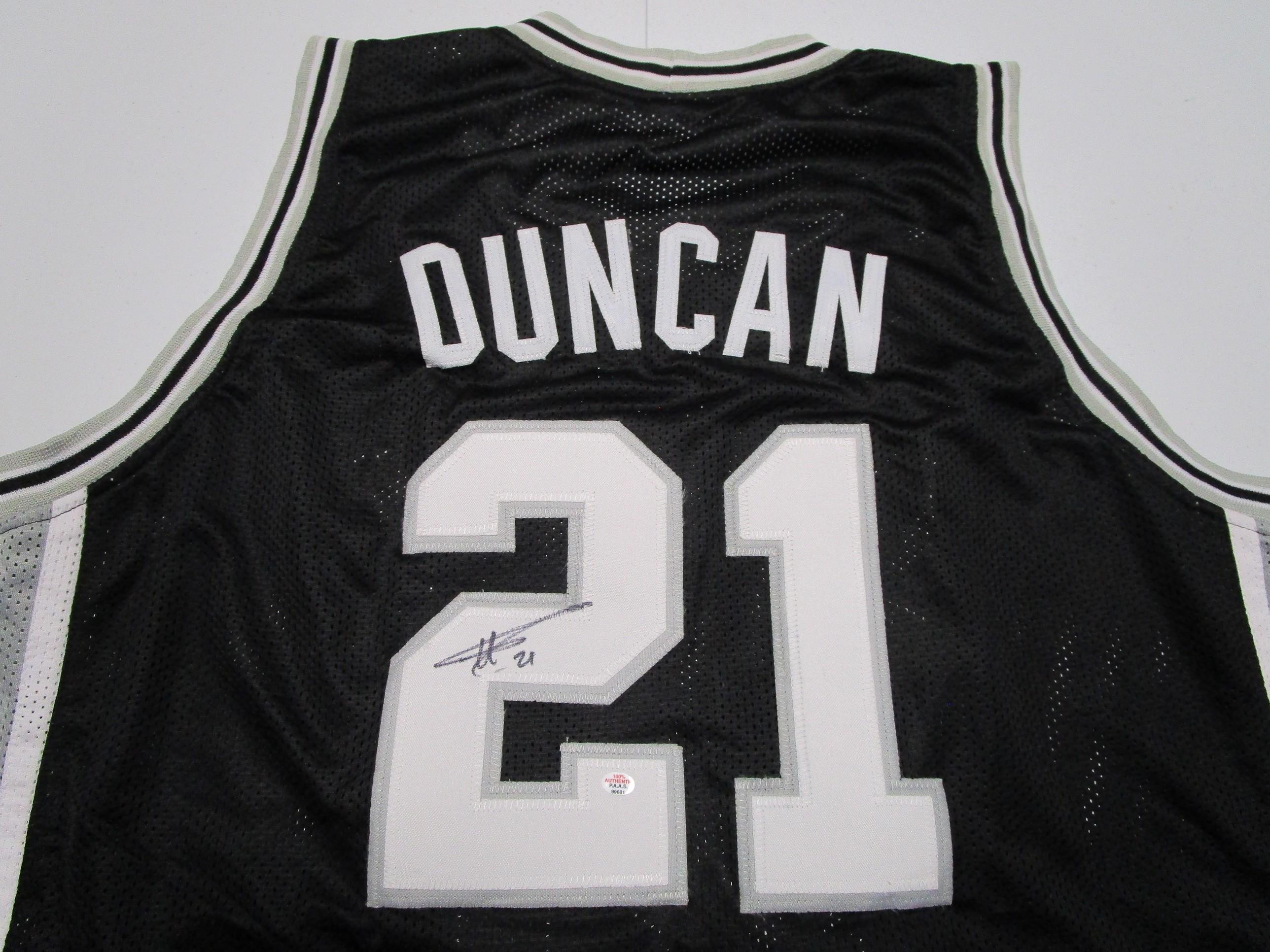 Tim Duncan of the San Antonio Spurs signed autographed basketball jersey PAAS COA 601