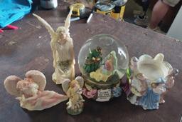 Jesus Snowglobe and angels