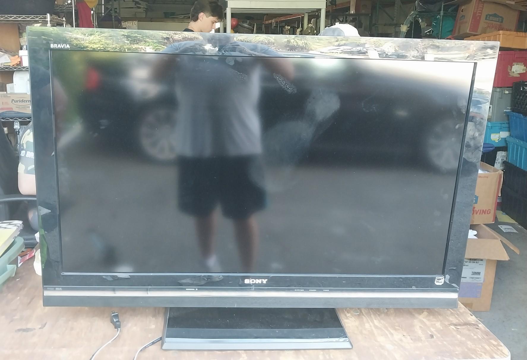 Sony Bravia 40 in Flat Screen -KDL-40v5100