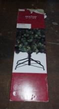 Holiday living Tree stand - new