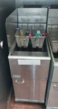 Pitco Frialator Freestanding Fryer - Propane gas with fryer baskets