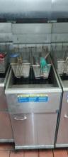 Pitco Frialator Freestanding Fryer - Propane gas with fryer baskets