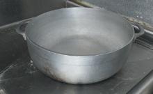 14.5 Pot with lid