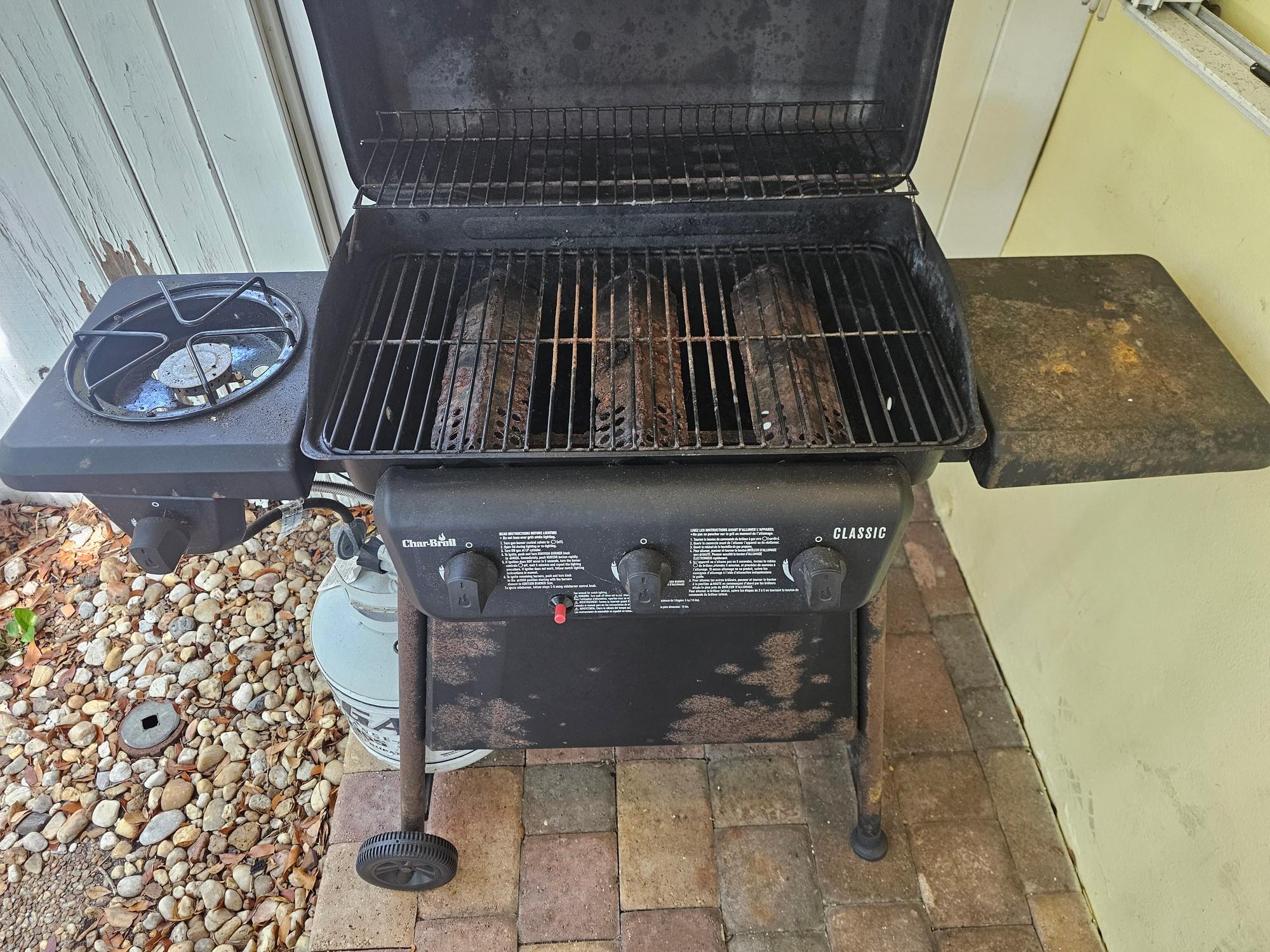 CharBroil Propane Grill with Side Burner and Cover - Propane Tank Included