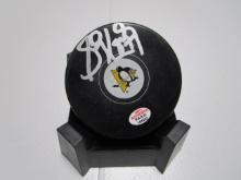 Sidney Crosby of the Pittsburgh Penguins signed autographed logo hockey puck PAAS COA 353