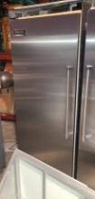 Viking Professional Refrigerator -18.2 Cubic ft
