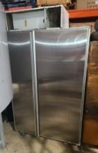 Sub-zero refrigerator and freezer -model 532