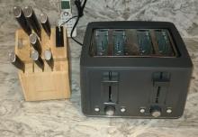 Figmint 4 slice toaster and Kitchen aid knife set