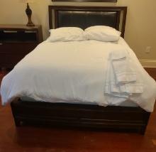 4 Pc Bedroom Set with Full Bed, Headboard , Chest, lamp and nightstand - headboard has imprefections