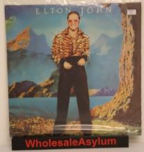 Elton John "Caribou" LP MCA Records 1974 VG+ to EX