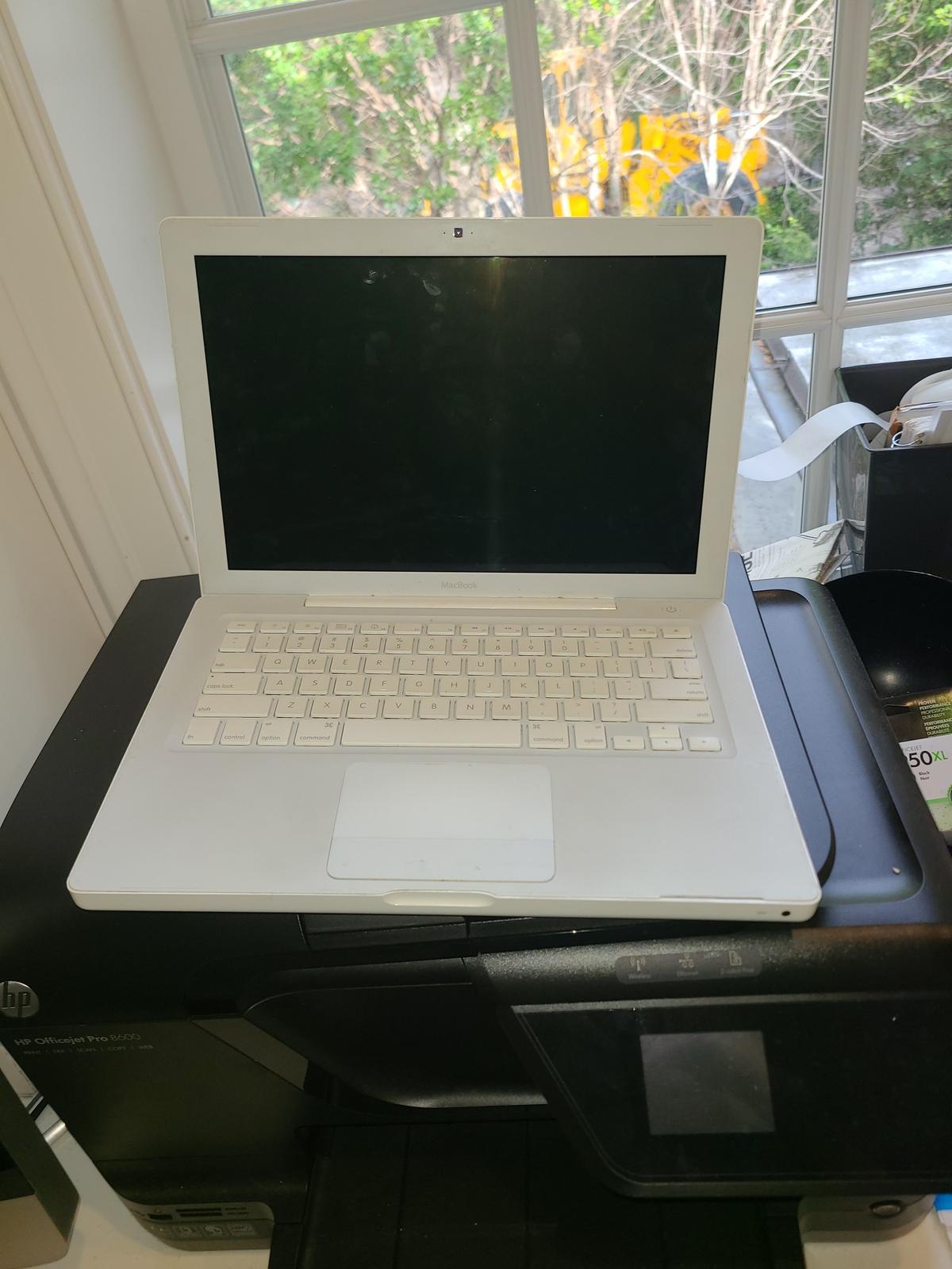 Apple Macbook