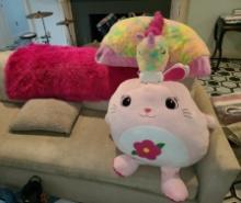 Large stuff animals - unicorn named Ella and Pink blanket