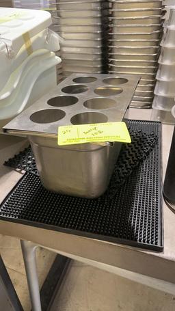 Squeeze bottle holder