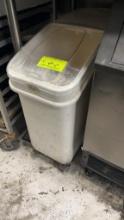 Rubbermaid rolling ingredient bin