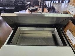 True TSSU-27-08-HC 28" Refrigerated Prep Table