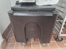 Choice 125Lbs Mobile Ice Bin