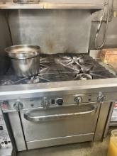4 Burner Gas Stove with oven and backSplash
