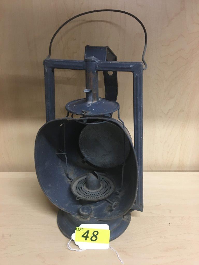 VINTAGE DIETZ RAILROAD LANTERN