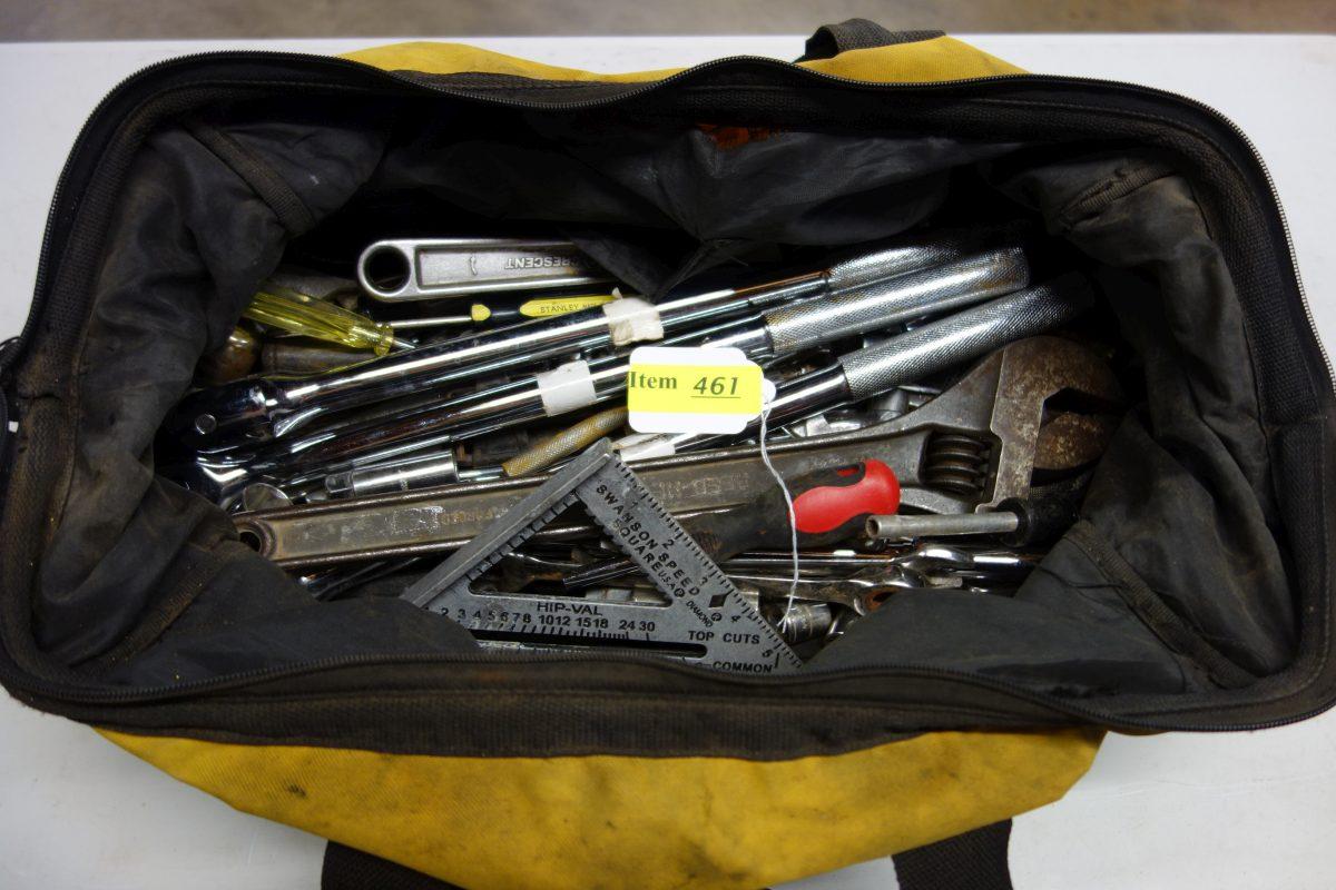 DEWALT TOOL BAG WITH ASSORTED TOOLS