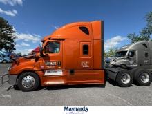 2022 Freightliner Cascadia 126 Sleeper Truck