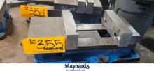 KURT D675 PRECISION MACHINE VISE