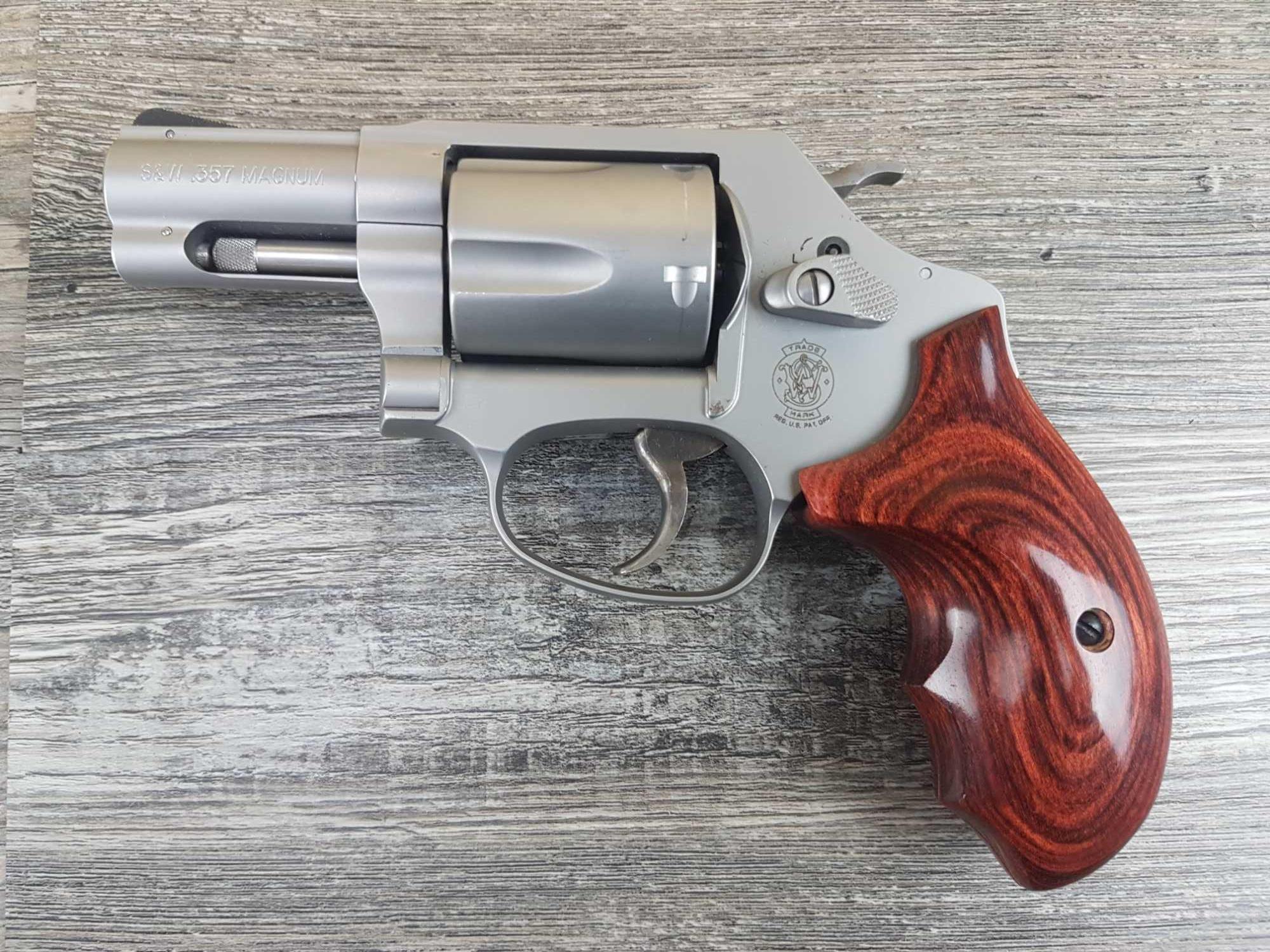 SMITH & WESSON MODEL 60-14 LADY SMITH