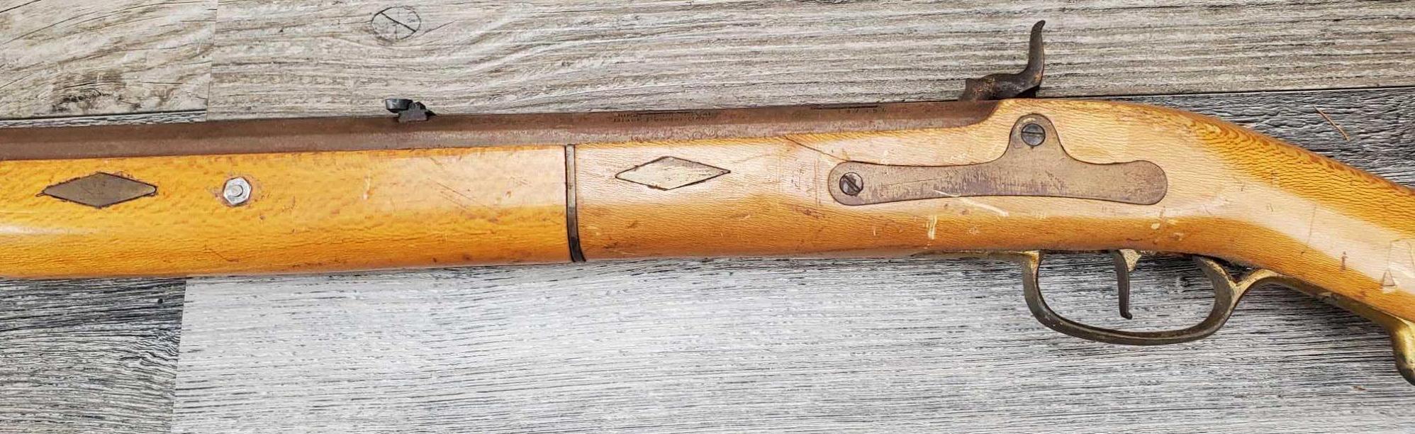 JUKAR MODEL KENTUCKY RIFLE